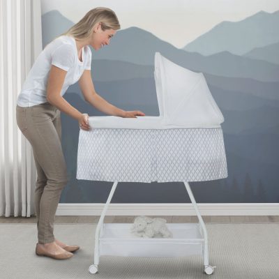 Deluxe Soothing Dreams Bassinet