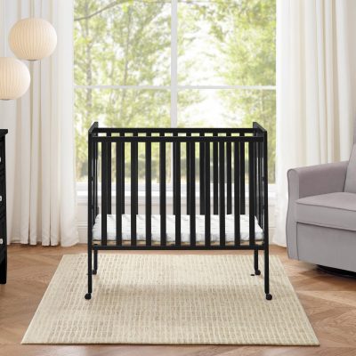 Lee Portable Folding Mini Crib with 1.5-Inch Mattress